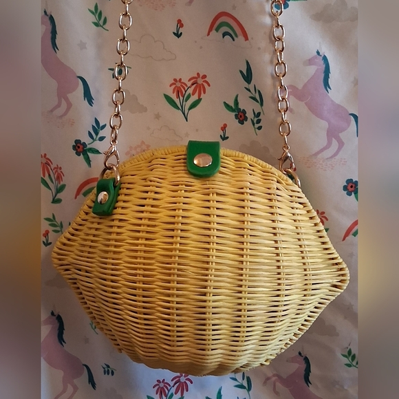 NWOT Haute Hippie Wicker Lemon Cute Cottage Boho ClamShell Crossbody Purse Bag - Picture 1 of 9